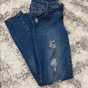 Distressed skinny jeans